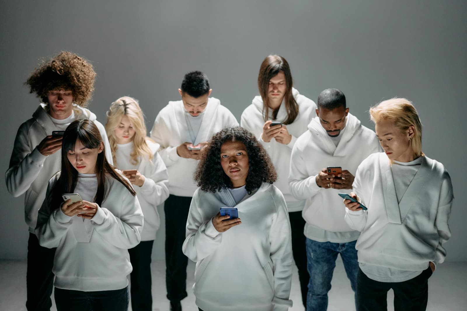 WhatsApp como canal de saúde pública: por que funciona no Brasil