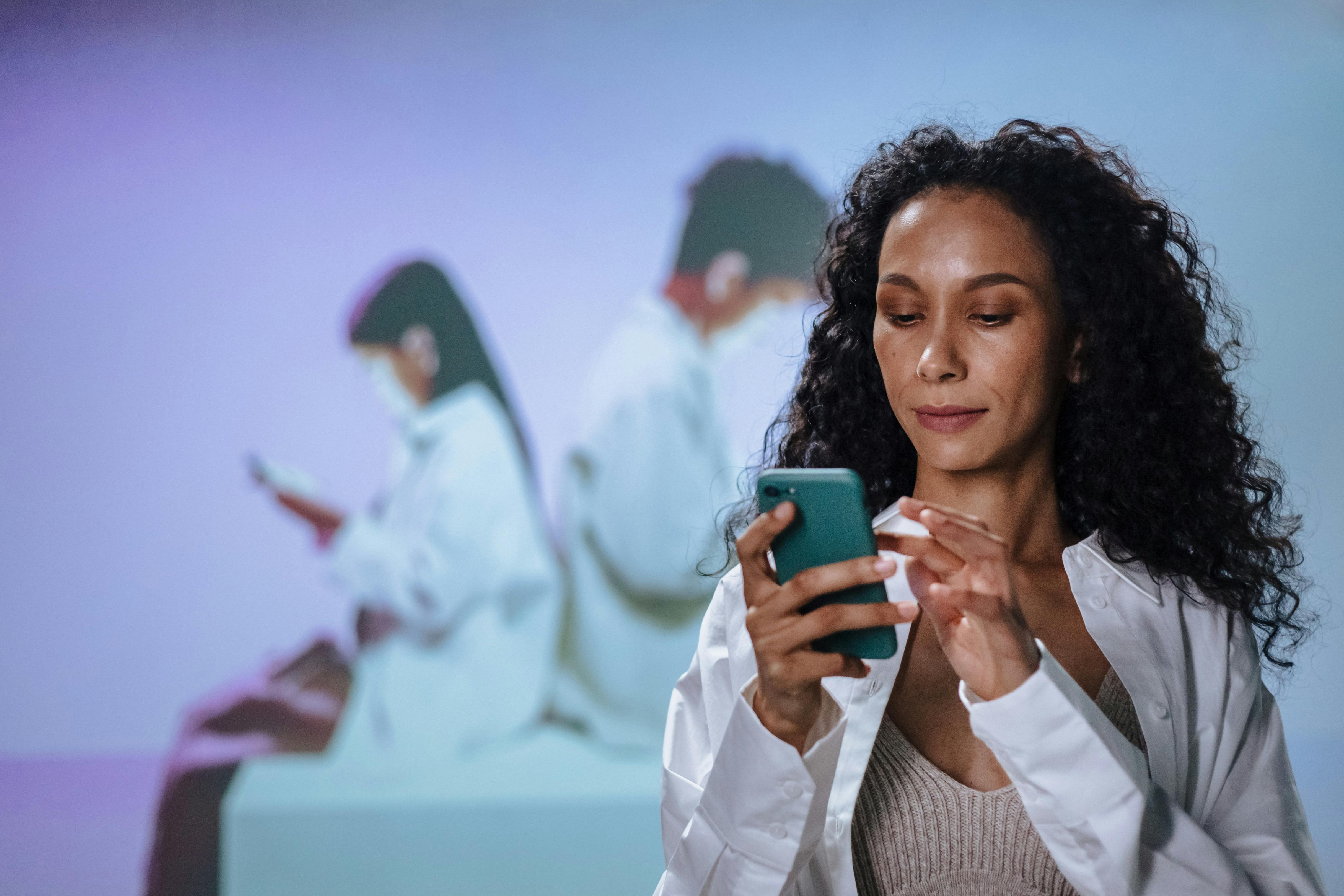 WhatsApp como canal de saúde pública: por que funciona no Brasil